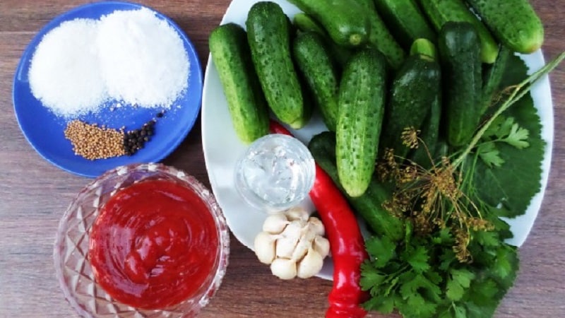 Awesome recipes for winter cucumbers with chili ketchup in liter jars