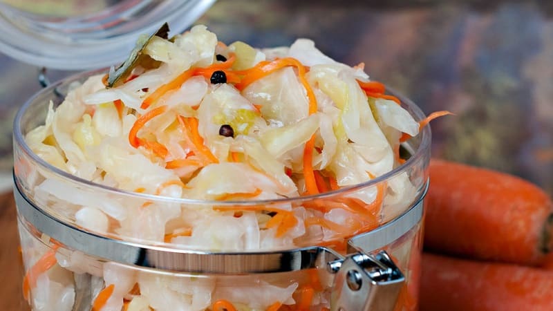 Simple but very tasty recipes for sauerkraut without vinegar
