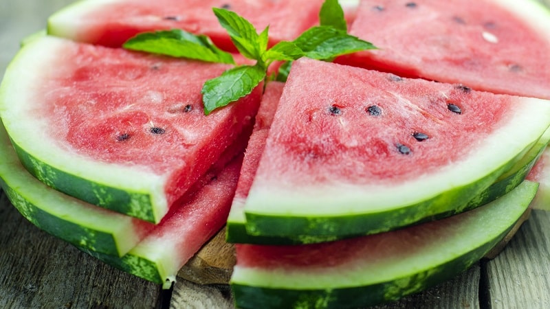 Compatibility of watermelon with milk and other products