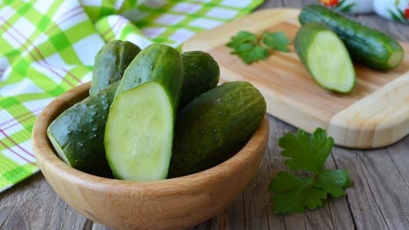 Simple and tasty ways to dry pickle cucumbers in a jar, bag and barrel