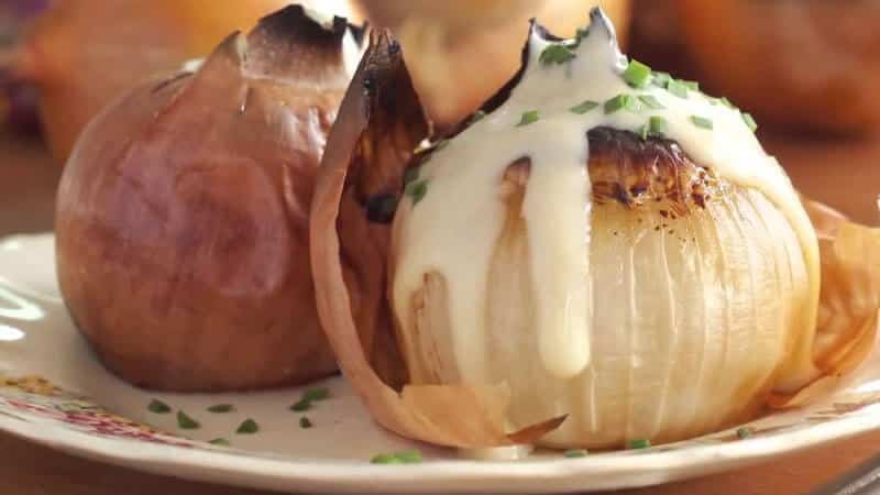 What are the benefits of baked onions for diabetes?