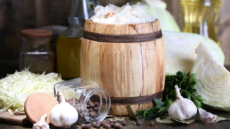 What is the best container to use for salting cabbage?