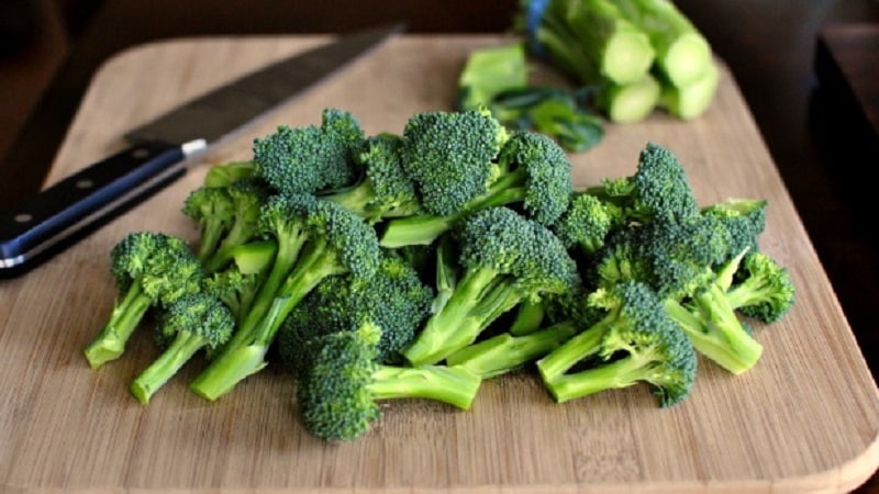 Delicious recipes for preparing pickled broccoli for the winter from experienced housewives
