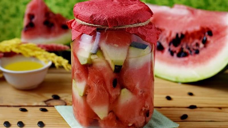 How to deliciously prepare watermelons for the winter in jars: recipes with photos and step-by-step instructions