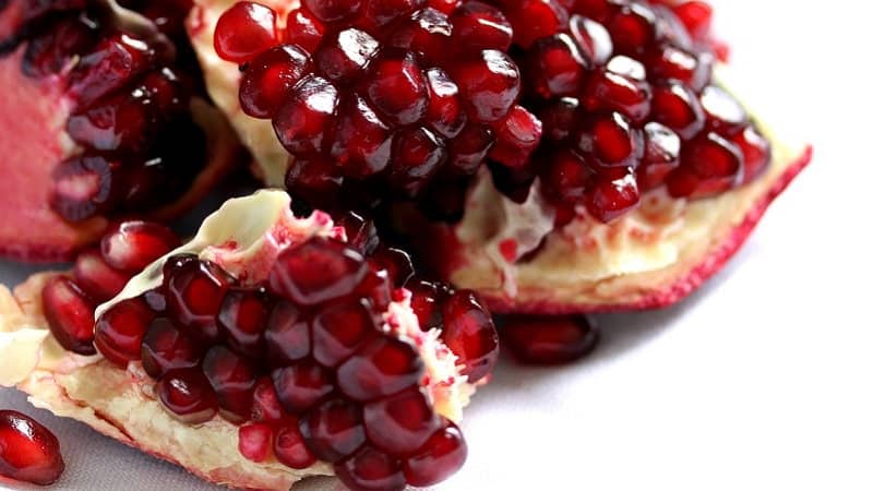 Is there a seedless pomegranate and how to distinguish it from a regular one?