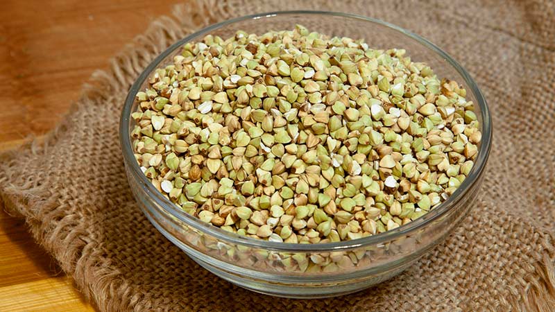 What are the varieties and types of buckwheat?