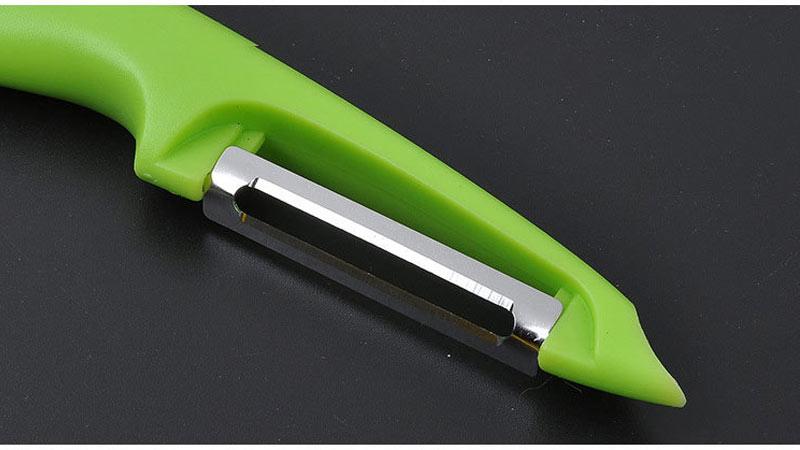 What are the advantages of manual potato peelers?