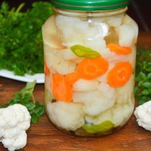 Recipes for delicious crispy pickled cauliflower for the winter