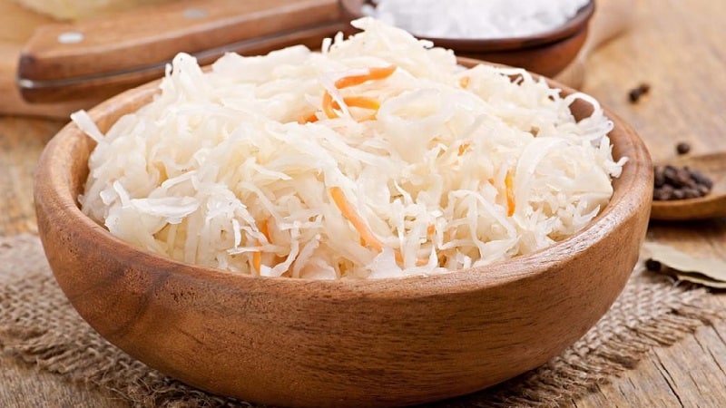 Cold salting cabbage in jars for the winter: recipes and storage recommendations