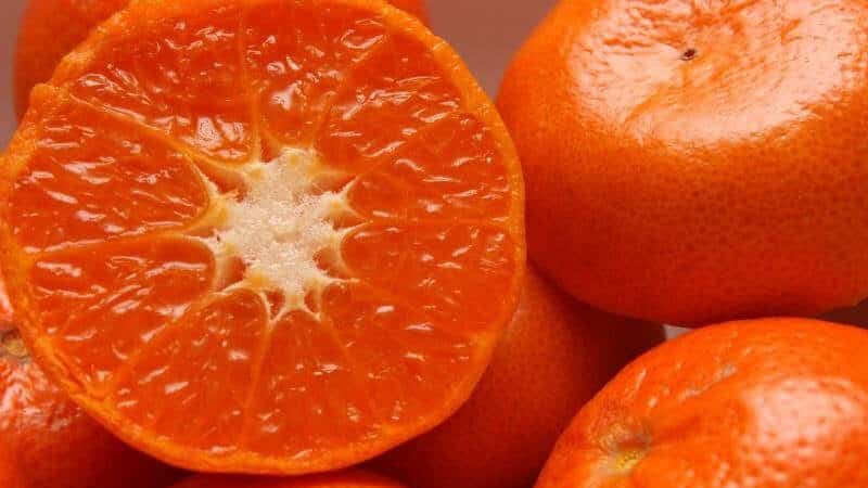 What is the difference between clementines and tangerines and which is healthier?