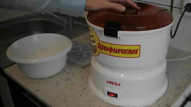 What are the advantages of manual potato peelers?