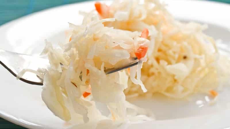 Recipes for quick-cooking lightly salted and sauerkraut in 1 day and 2 hours
