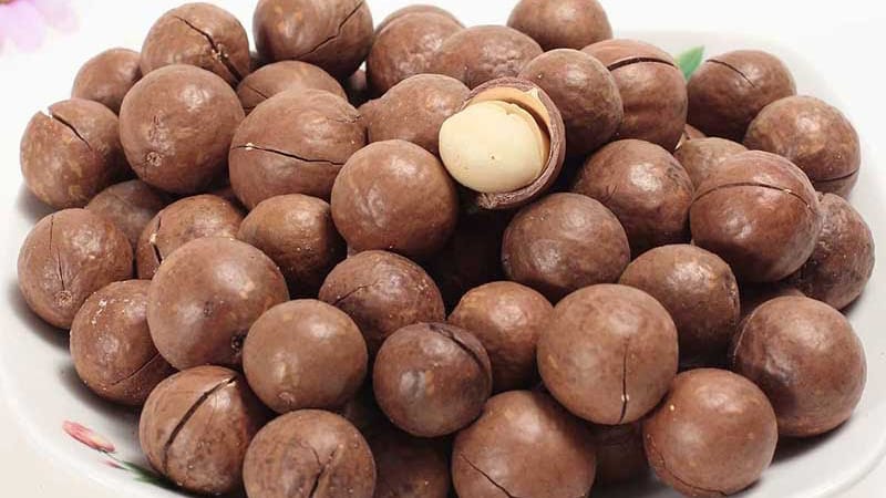 How and in what quantity do you consume macadamia nuts?