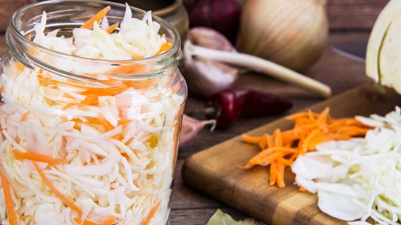 Why can you be poisoned by sauerkraut and what to do if this happens