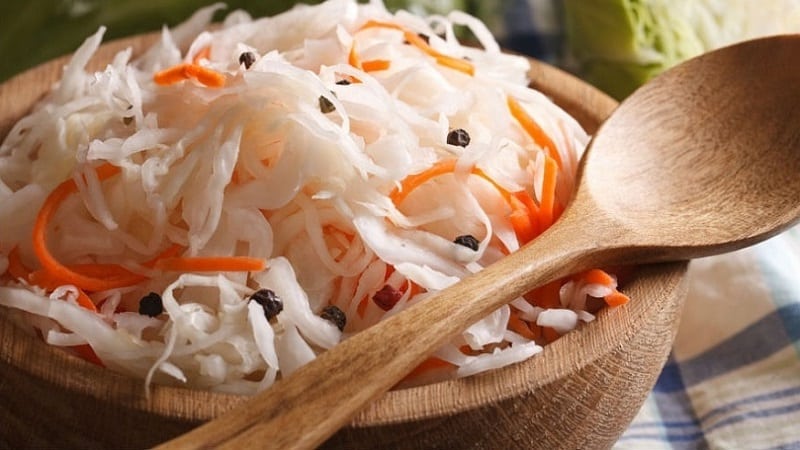 We are creating a diet for a nursing mother that will not harm: is it possible to have sauerkraut while breastfeeding?