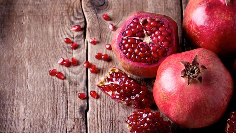 Is it possible to eat pomegranate at night and what harm and benefits can it cause?