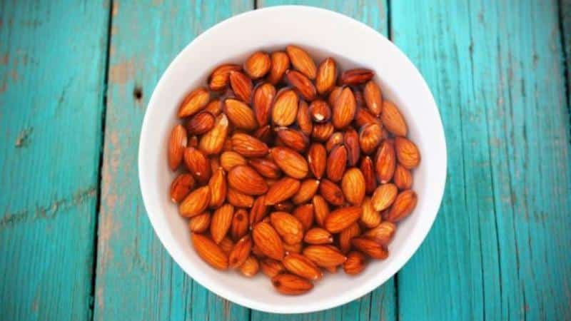 Is it possible to eat almonds on a weight loss diet?