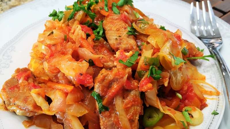 Is it possible to eat stewed cabbage while breastfeeding and will it harm the baby?