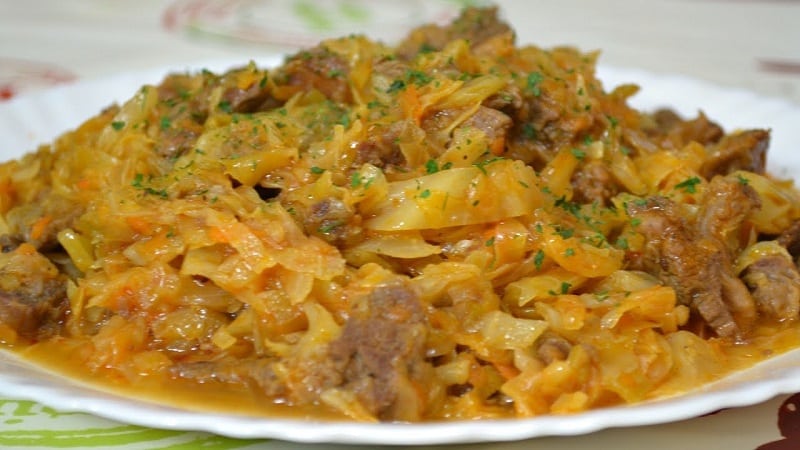 Is it possible to eat stewed cabbage while breastfeeding and will it harm the baby?
