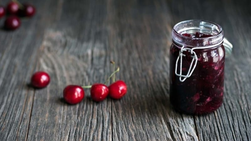 Recommendations on how to store fresh and processed cherries at home