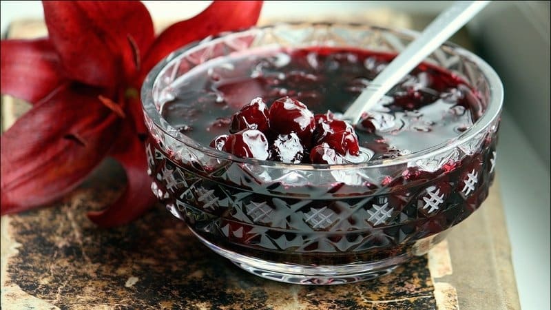 The best varieties of cherries for the Moscow region and other regions of the Russian Federation