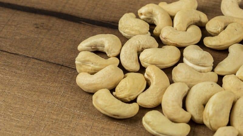 Cashew nuts - benefits and harm for women