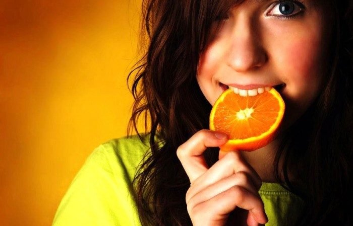 Do oranges help with weight loss and is it possible to gain weight from them?