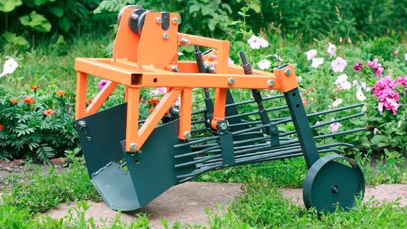 Advantages of a manual potato digger and how to make it yourself