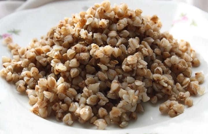What is the calorie content of boiled buckwheat?