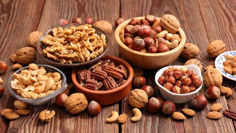 How many nuts per day can you lose weight?