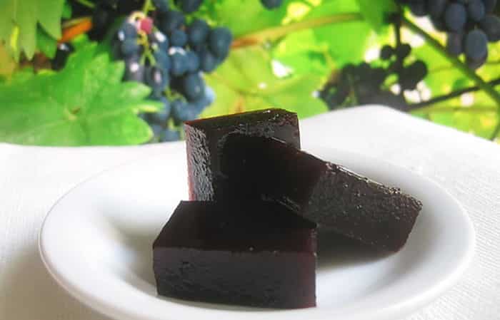 Uncovered grape varieties for the Leningrad region