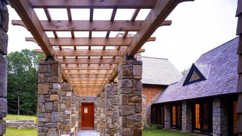 How to make a pergola for grapes with your own hands