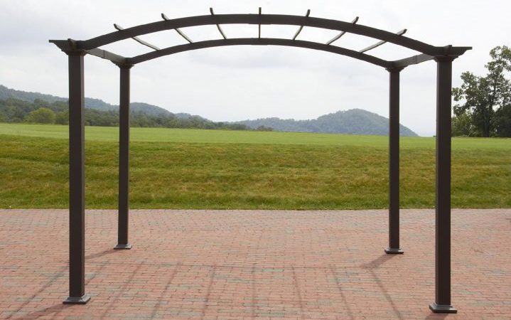 How to make a pergola for grapes with your own hands