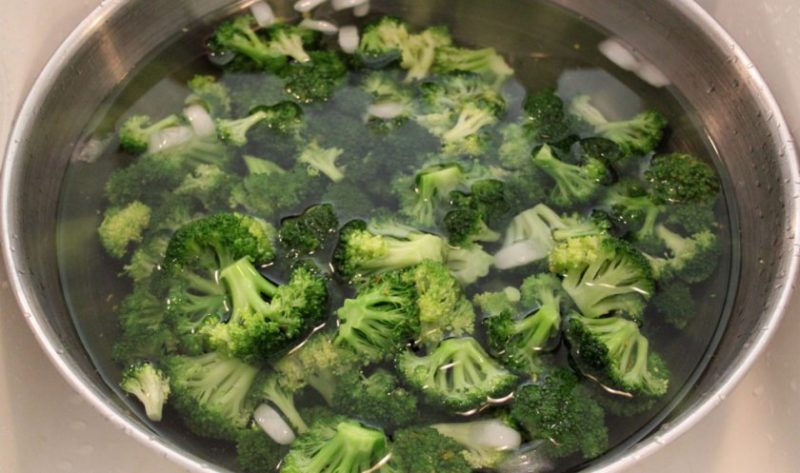 A selection of recipes from experienced housewives: how to pickle broccoli simply and tasty
