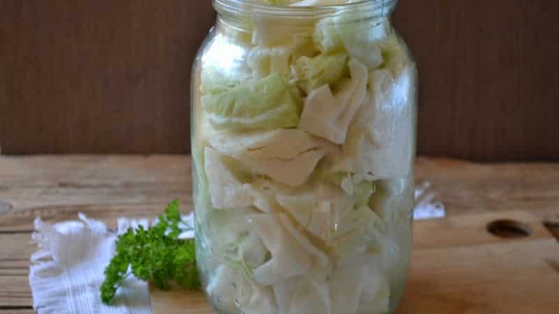 Delicious recipes for pickled cabbage in pieces