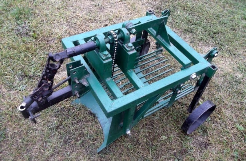 What types of potato diggers are there for a walk-behind tractor and how to make one yourself