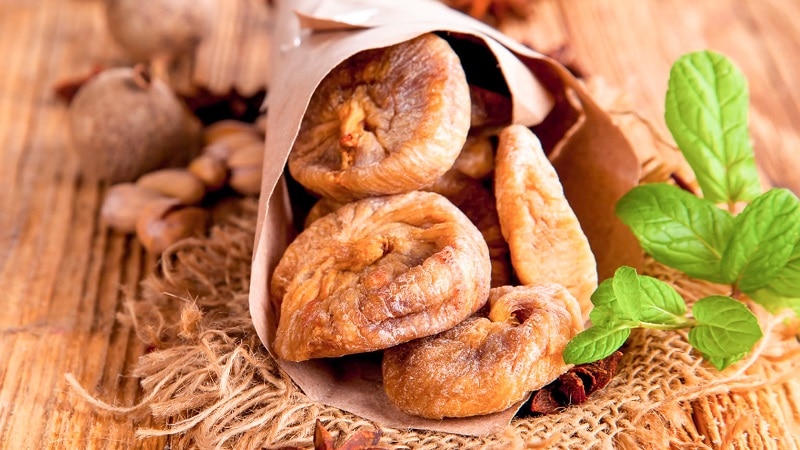 Beneficial properties of dried figs for women