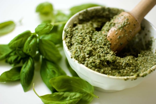 How to use basil on the face: reviews, beneficial properties, mask recipes