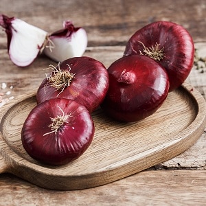 The benefits and harms of Crimean onions for the human body