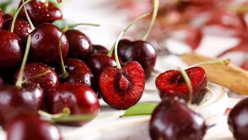 Are cherries allowed during breastfeeding? What are the benefits for mother and baby?