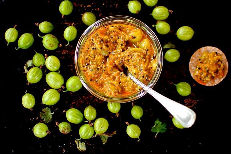 How many calories are royal berries and is it possible to eat gooseberries while losing weight?