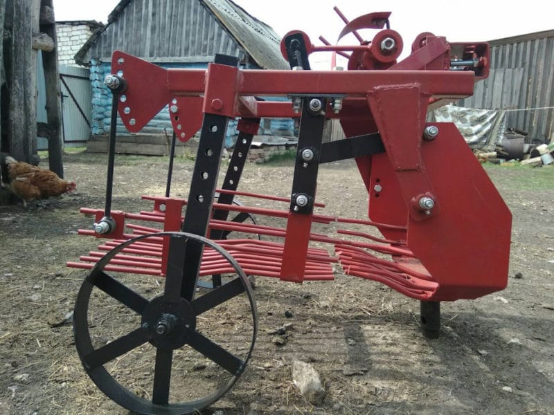 Potato digger for walk-behind tractor Neva